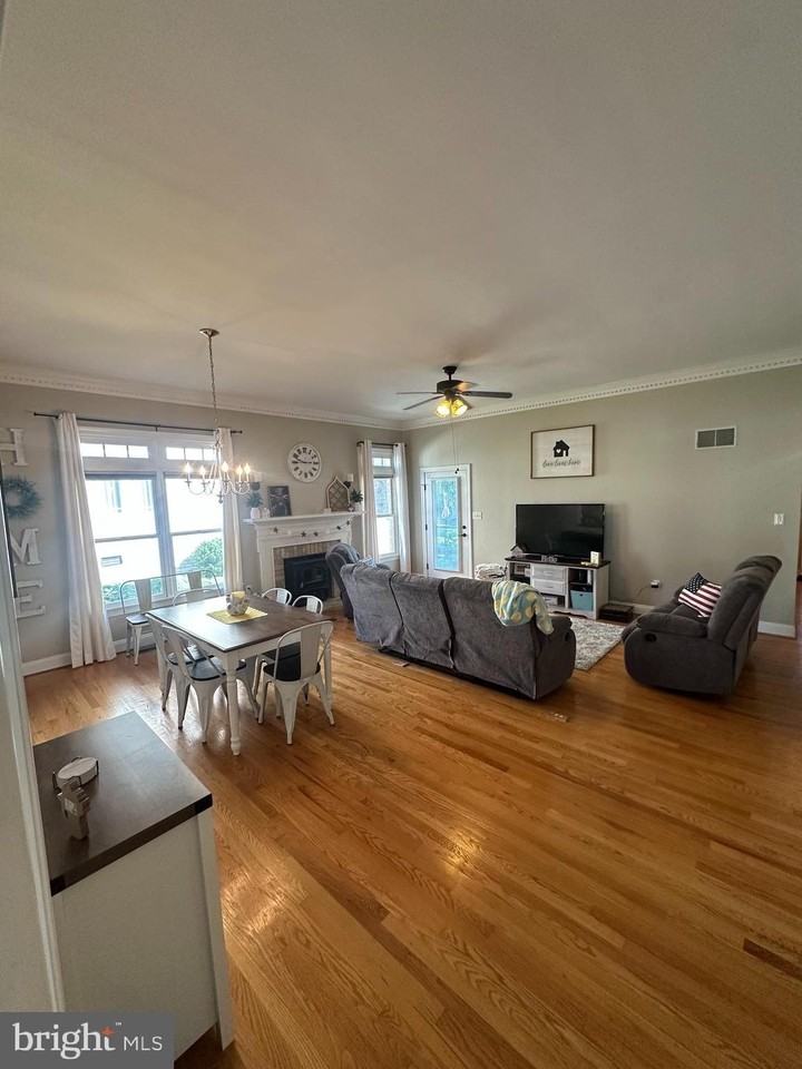 144 Fairground Rd - Photo 3 of 11