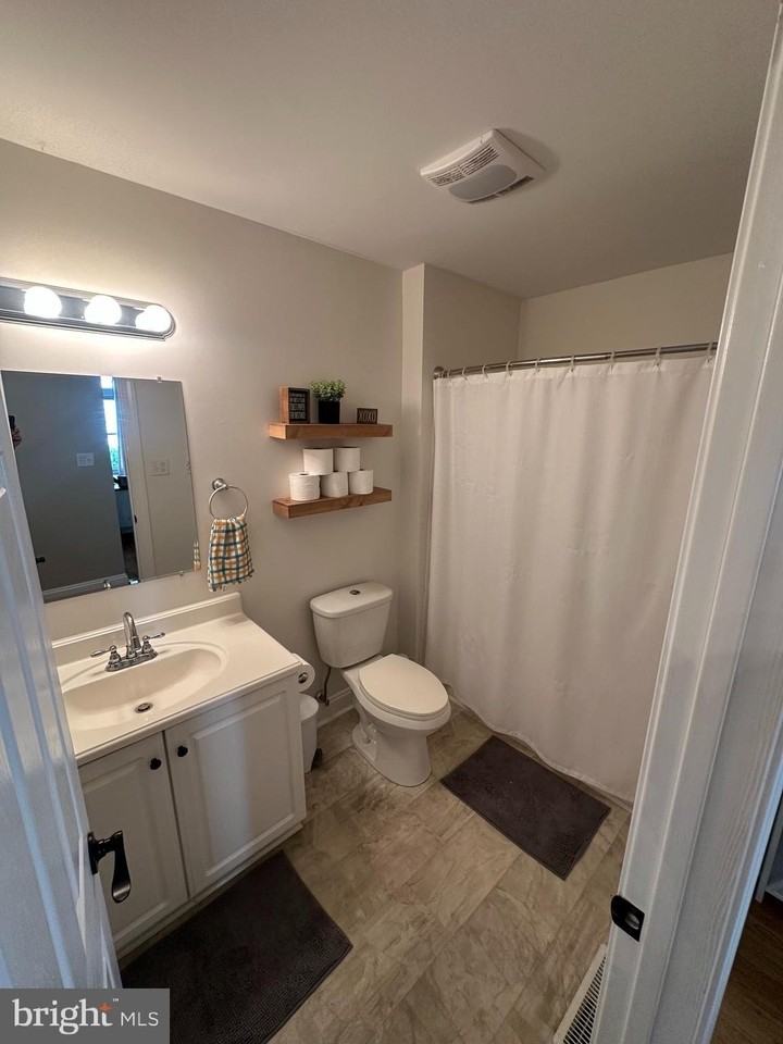 144 Fairground Rd - Photo 5 of 11