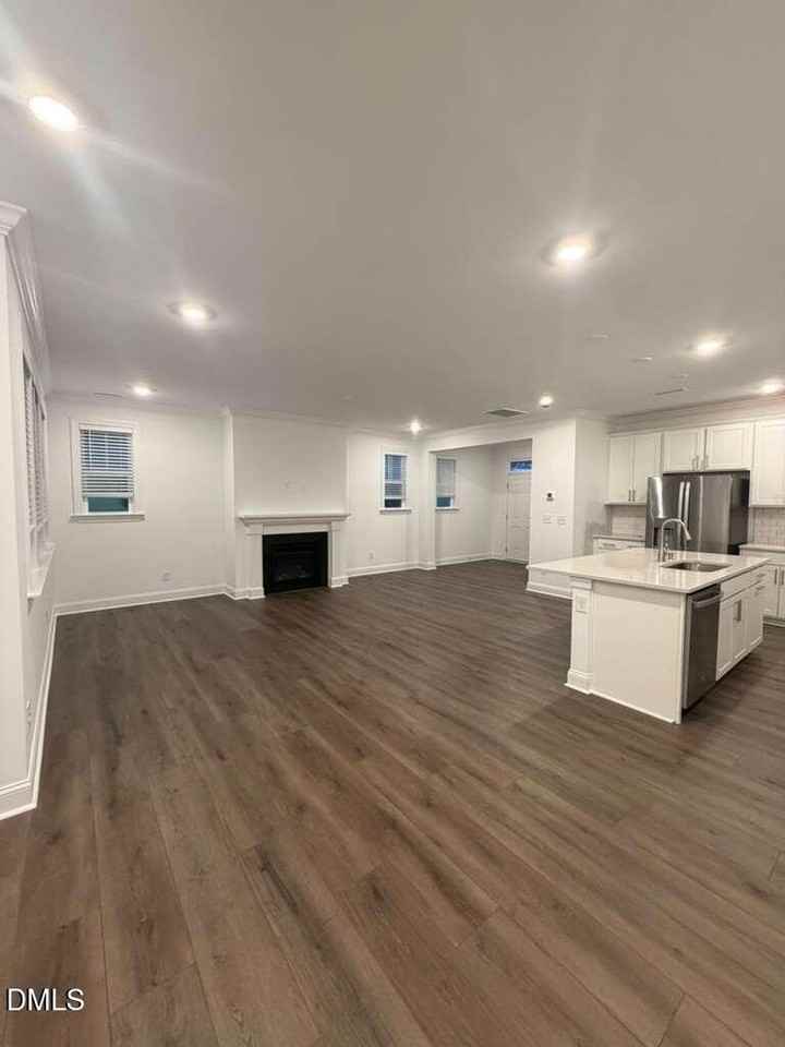 704 Longleaf Grove Ln - Photo 7 of 26