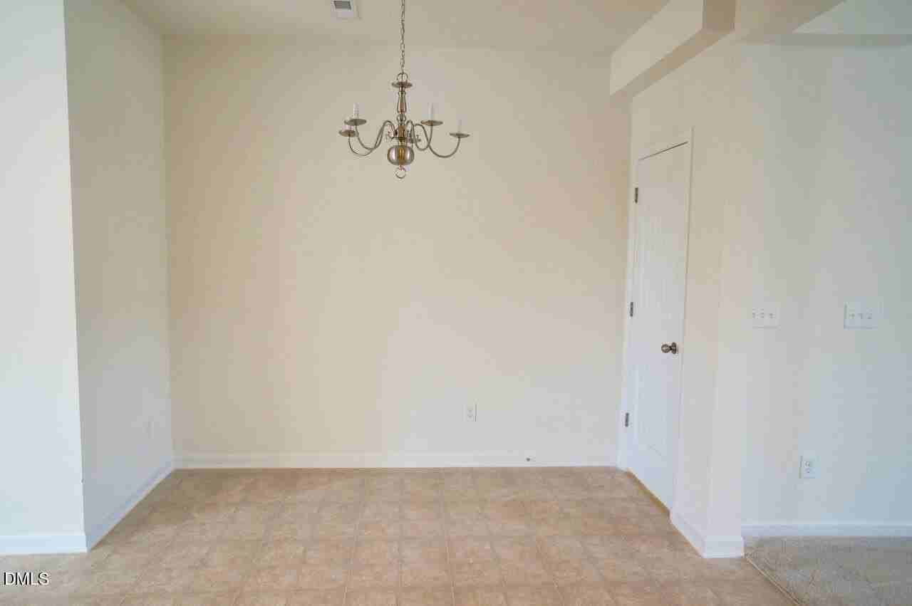 3015 Bluegrove Rd - Photo 7 of 22