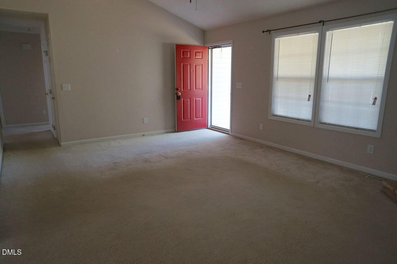 100 Halle Ct - Photo 5 of 21