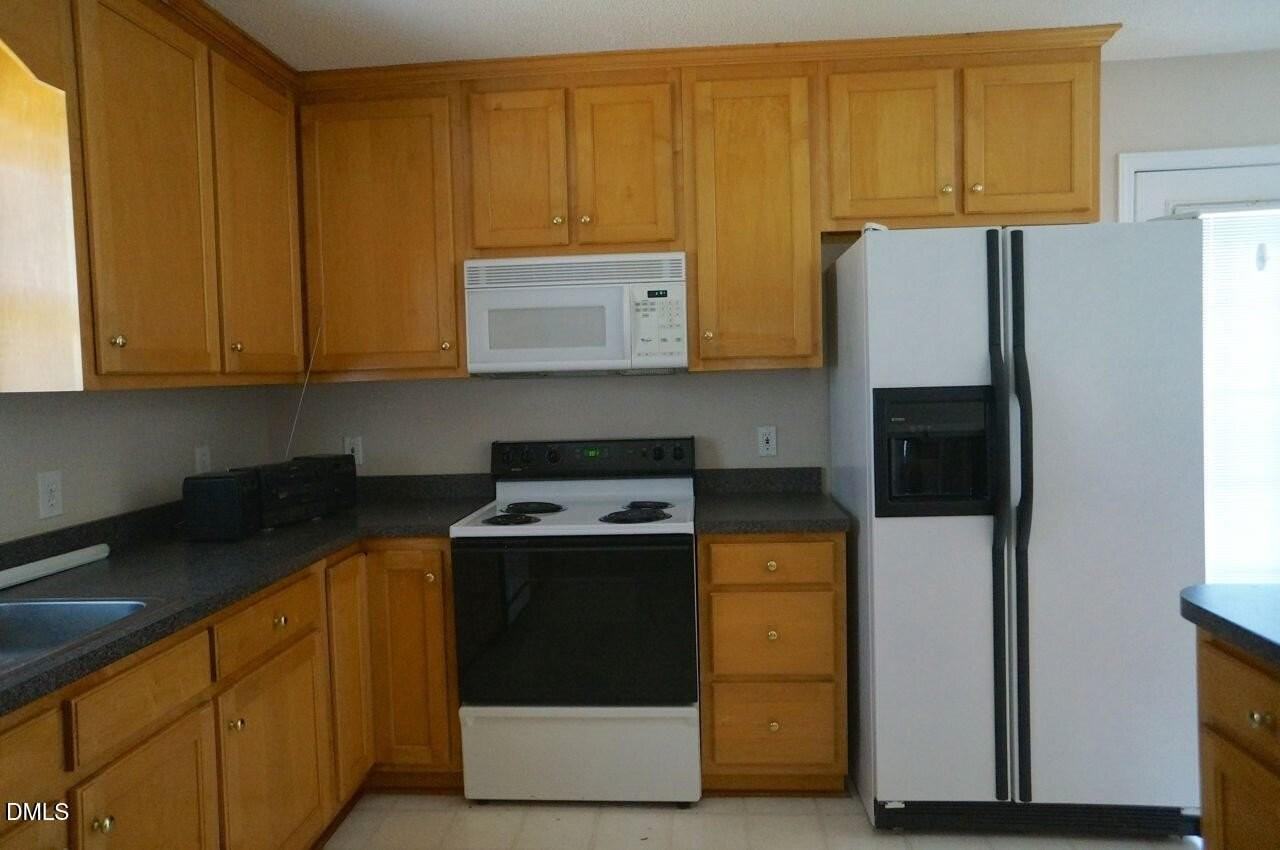 100 Halle Ct - Photo 7 of 21