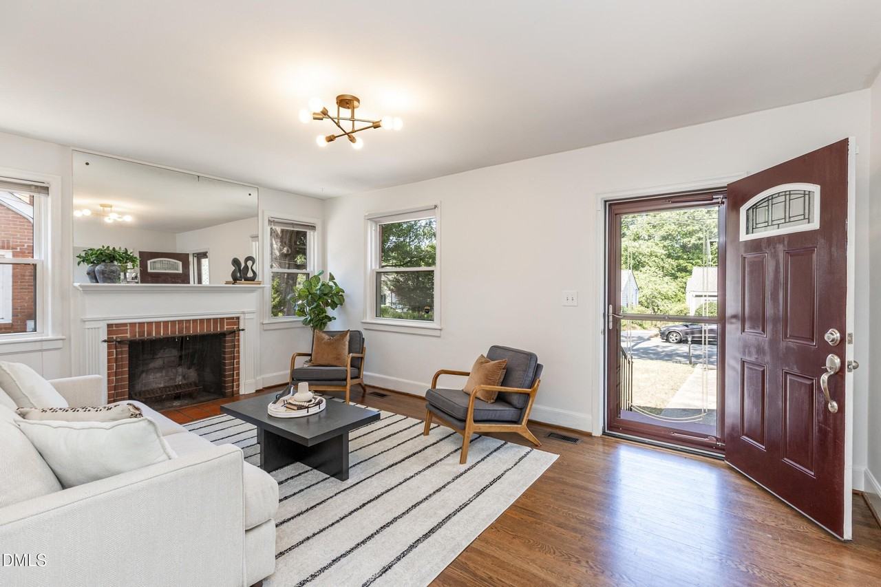 2414 Farthing St - Photo 4 of 38