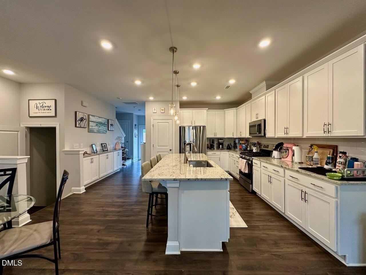 230 Marietta Way - Photo 4 of 33