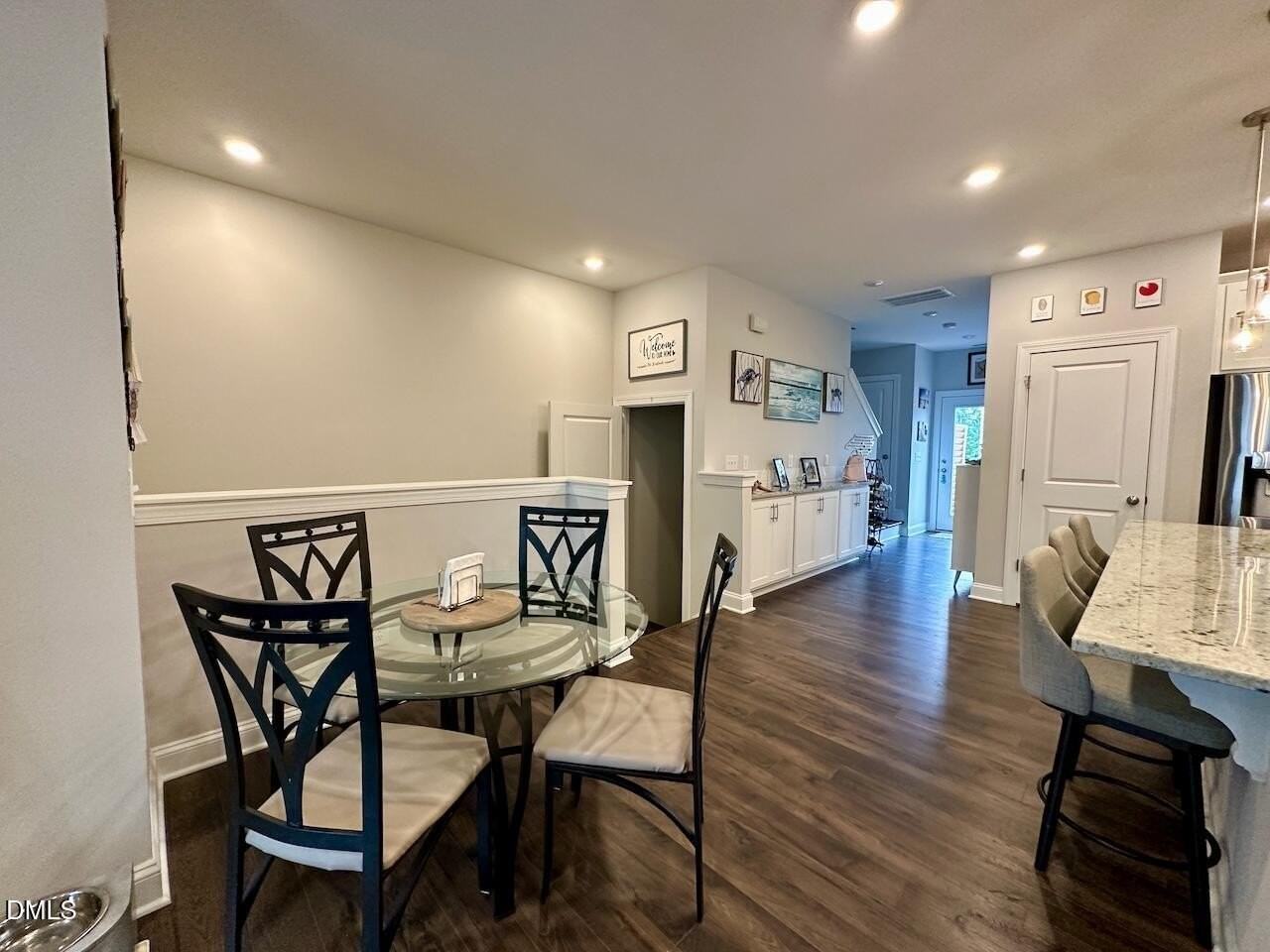 230 Marietta Way - Photo 5 of 33