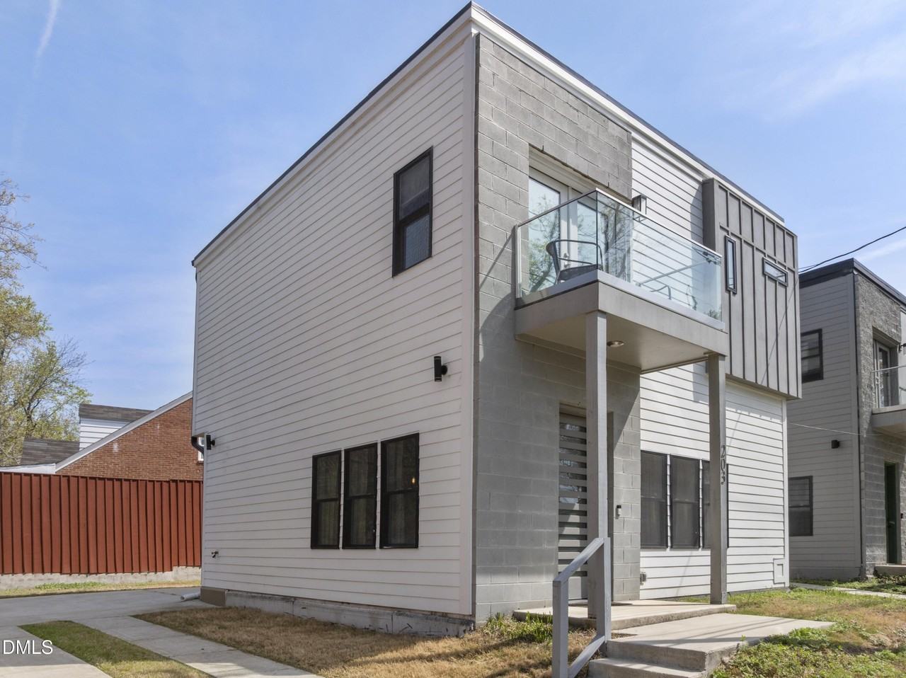203 Nelson St - Photo 2 of 29