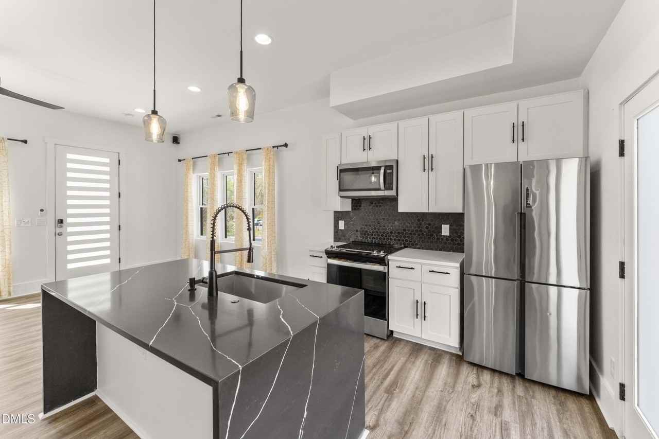 203 Nelson St - Photo 3 of 29