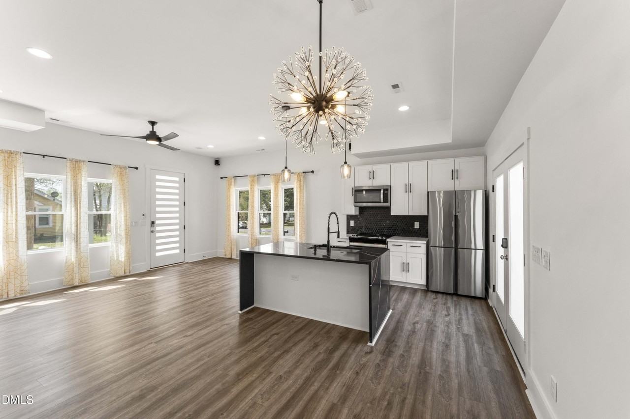 203 Nelson St - Photo 5 of 29