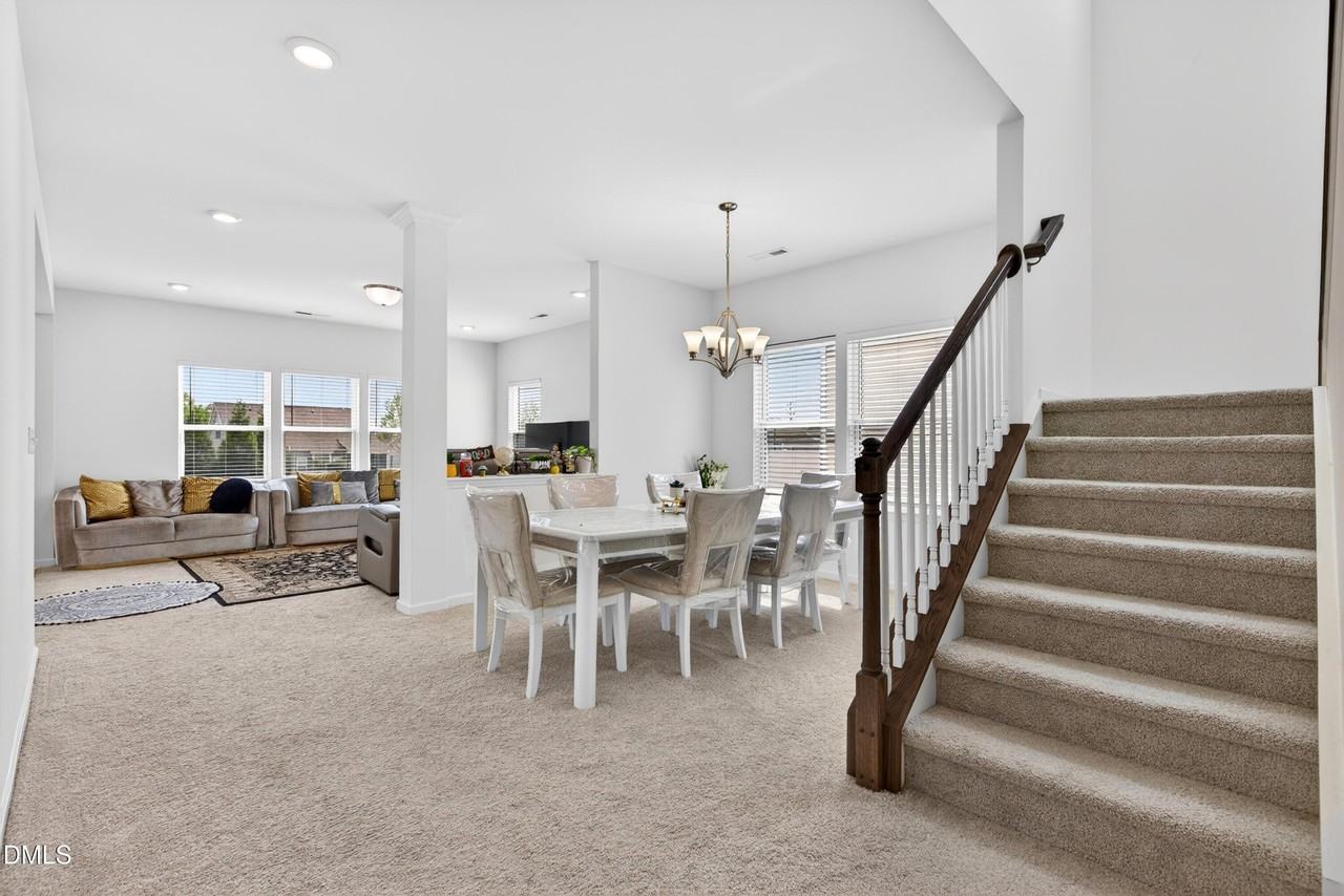 54 Horseshoe Pl - Photo 6 of 28