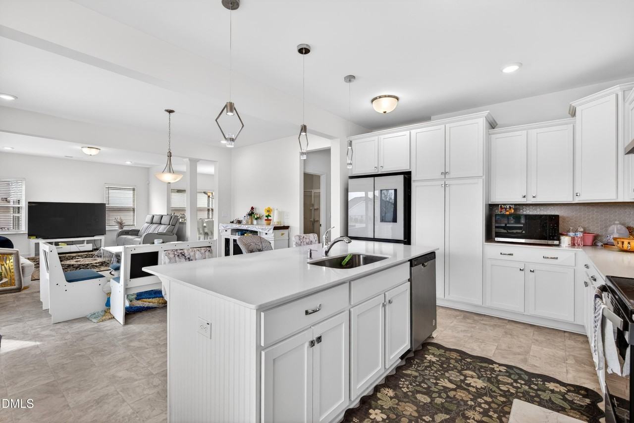 54 Horseshoe Pl - Photo 7 of 28