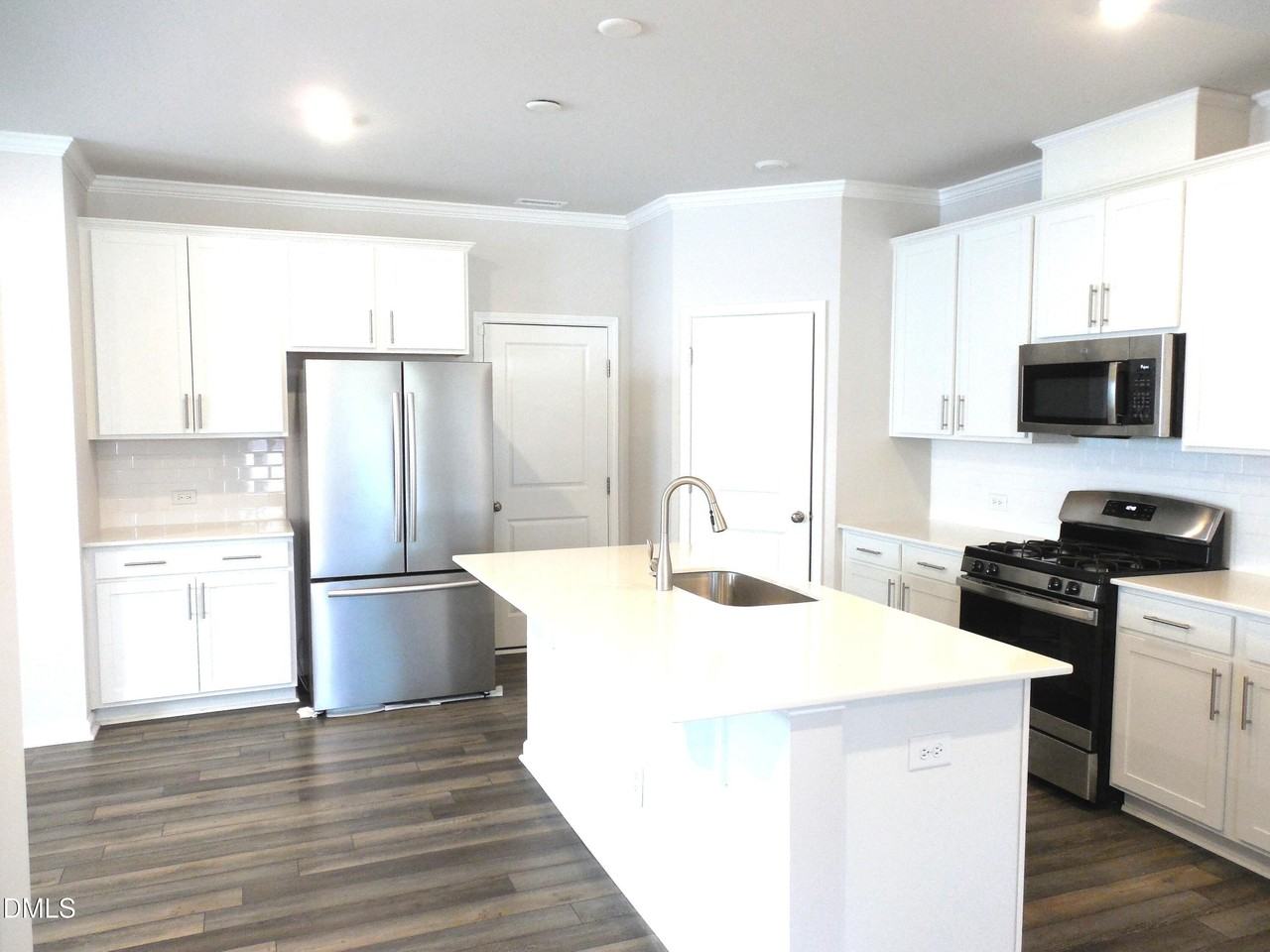 1003 Sora Way - Photo 3 of 22