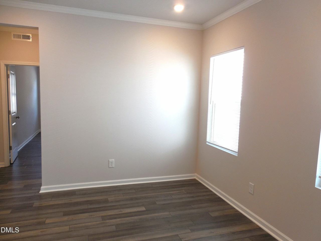 1003 Sora Way - Photo 7 of 22