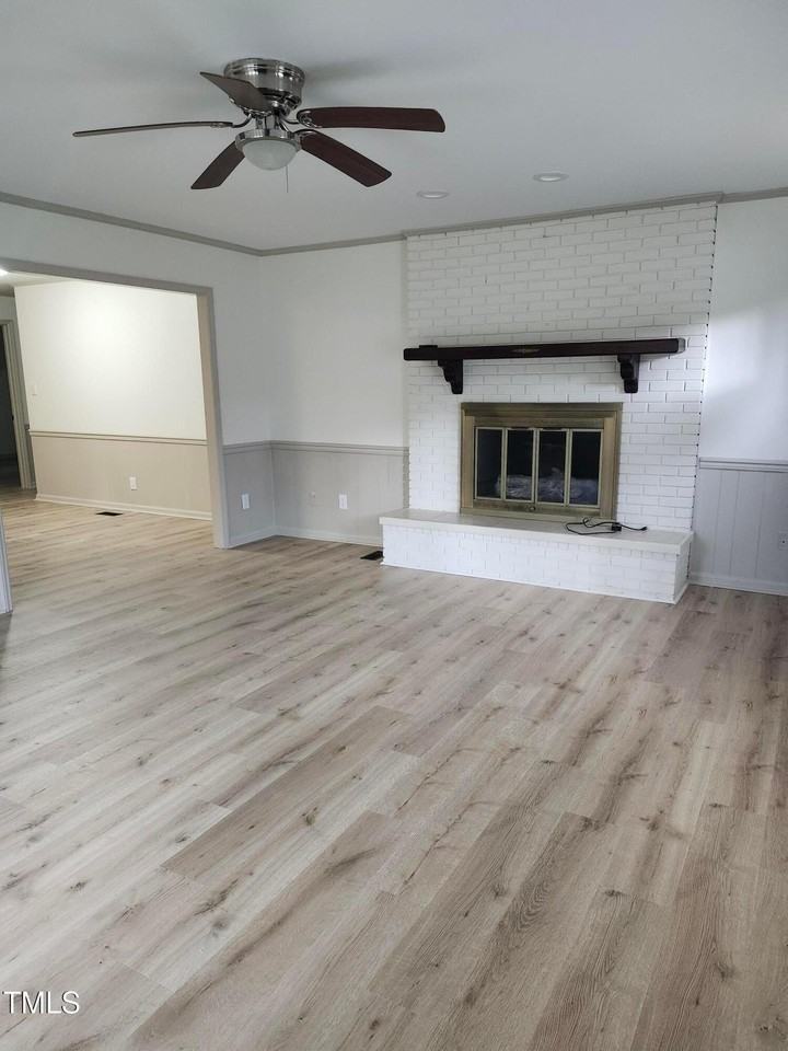 2546 Ardsley Dr - Photo 2 of 11