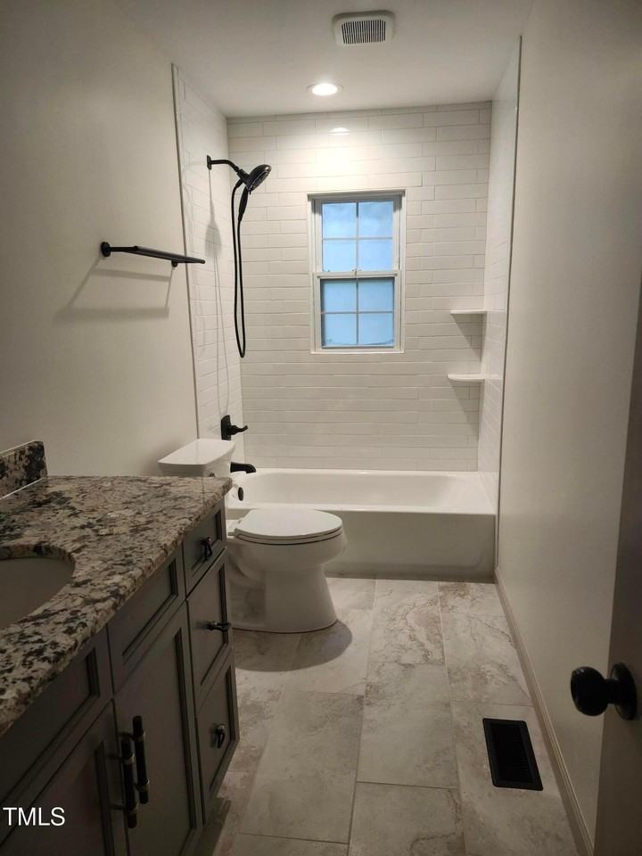 2546 Ardsley Dr - Photo 3 of 11