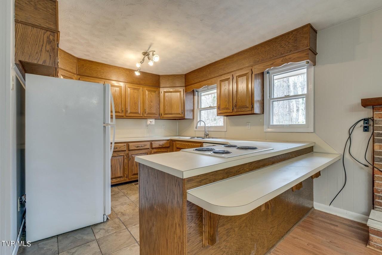 4637 Woodcliff Dr - Photo 7 of 23