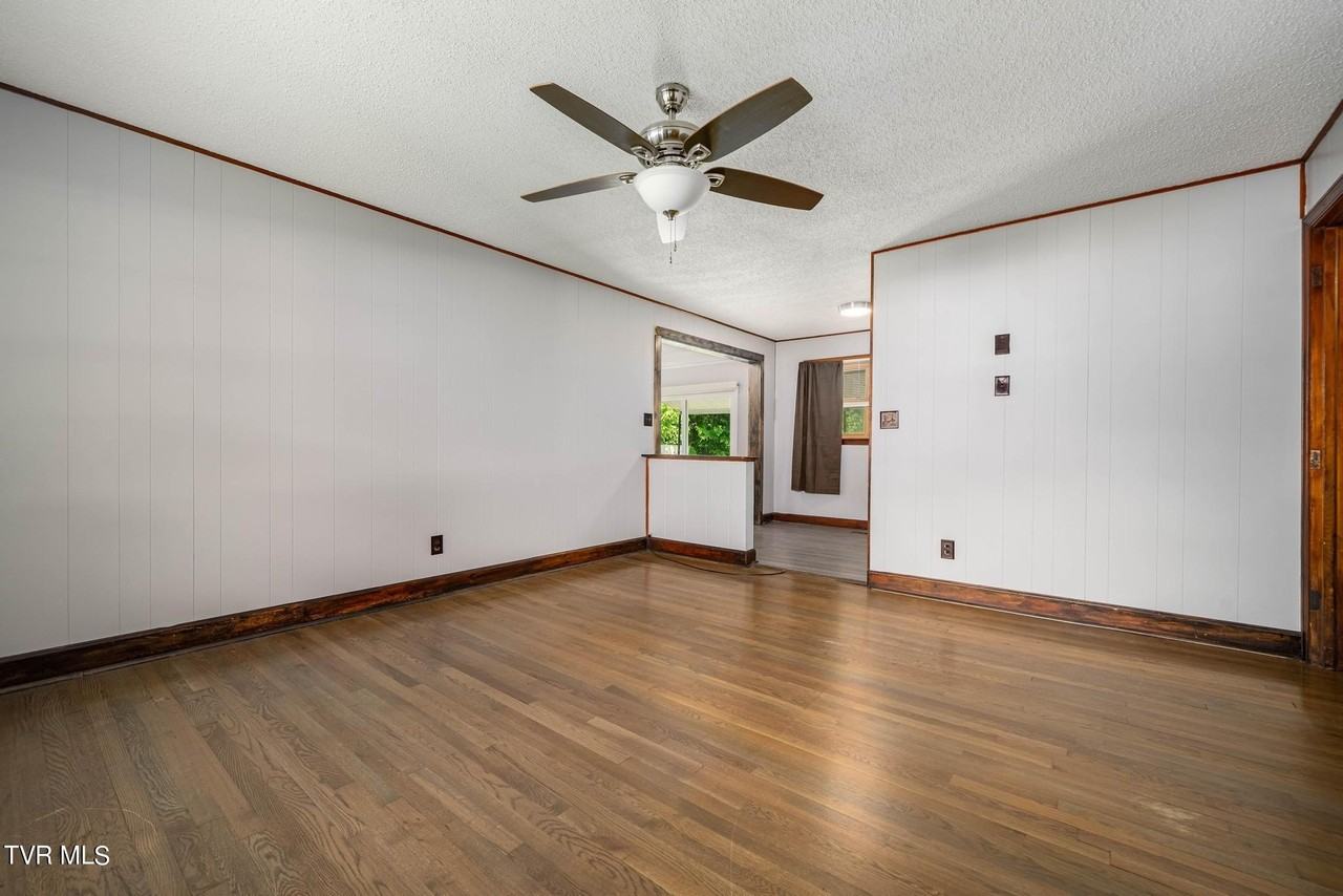 422 Gap Creek Rd - Photo 4 of 26
