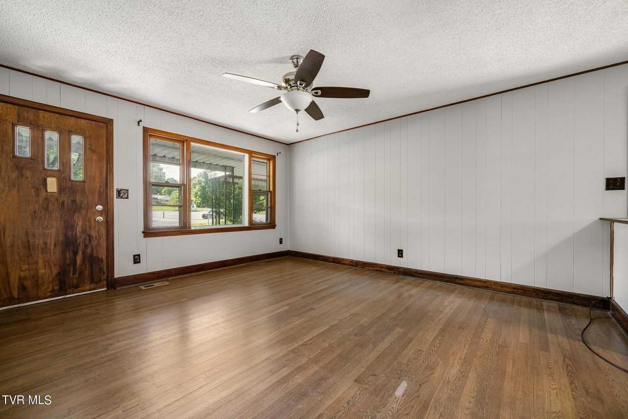 422 Gap Creek Rd - Photo 5 of 26