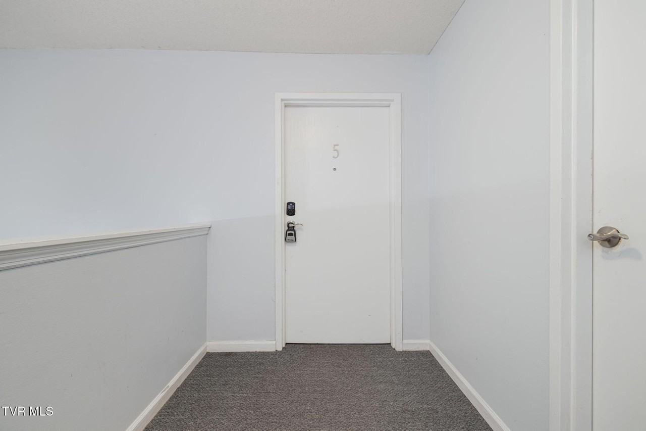 107 Angeline Dr #5 - Photo 2 of 32