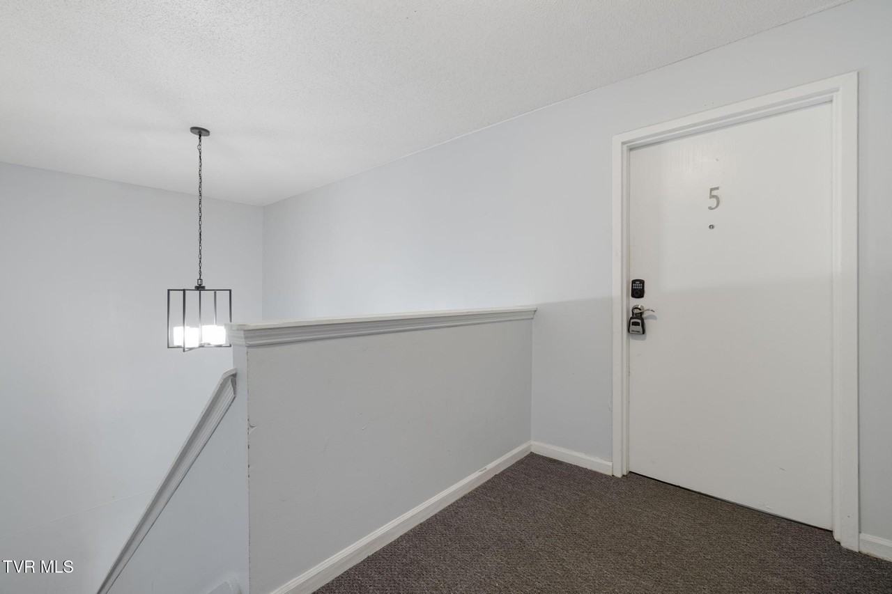 107 Angeline Dr #5 - Photo 3 of 32