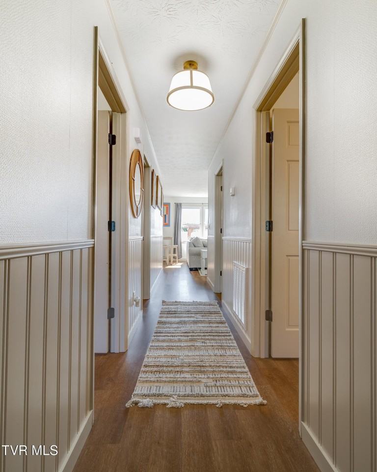 109 Mayfield Dr #2 - Photo 4 of 32