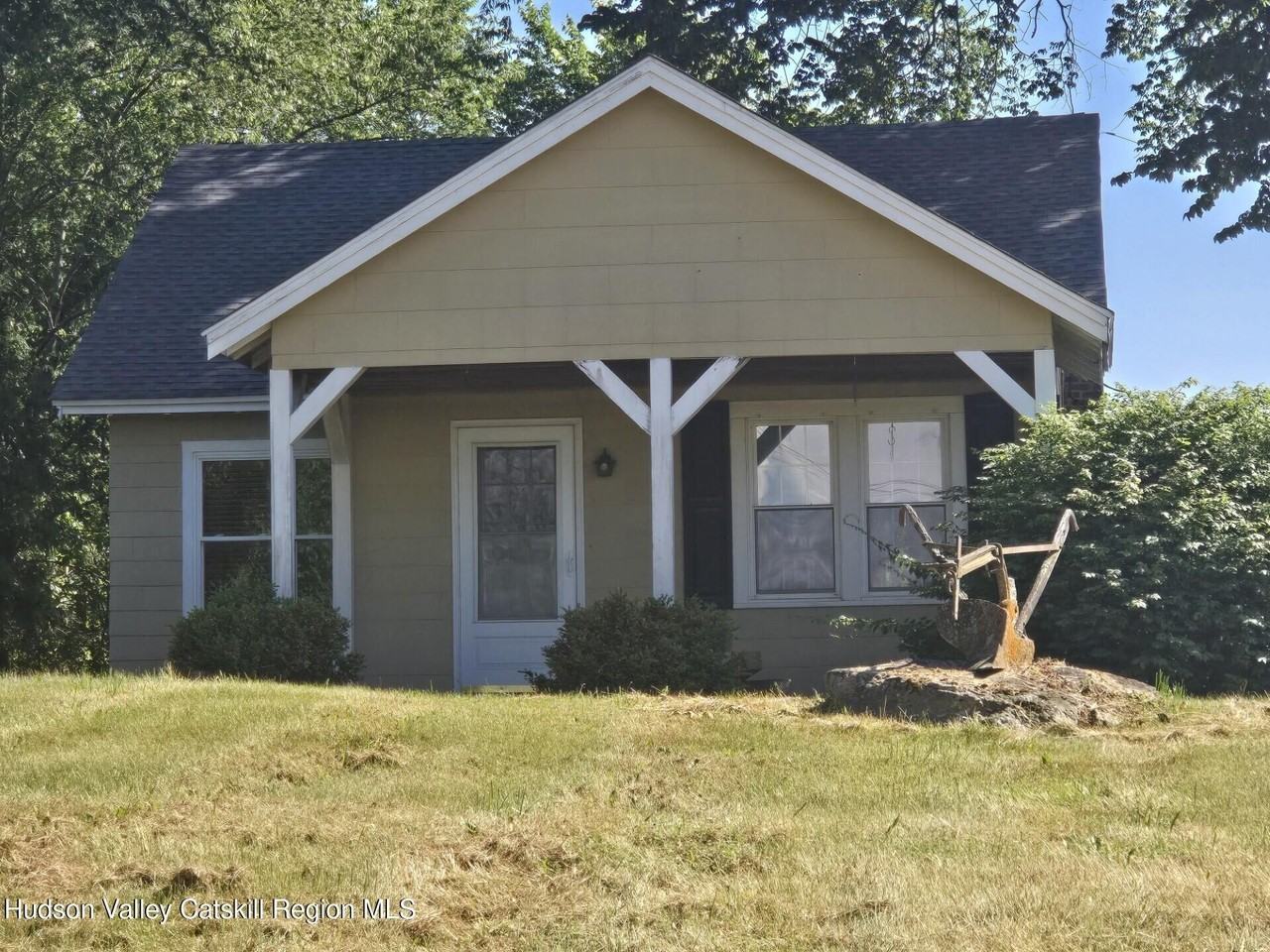 479 N Mountain Rd - Photo 3 of 15