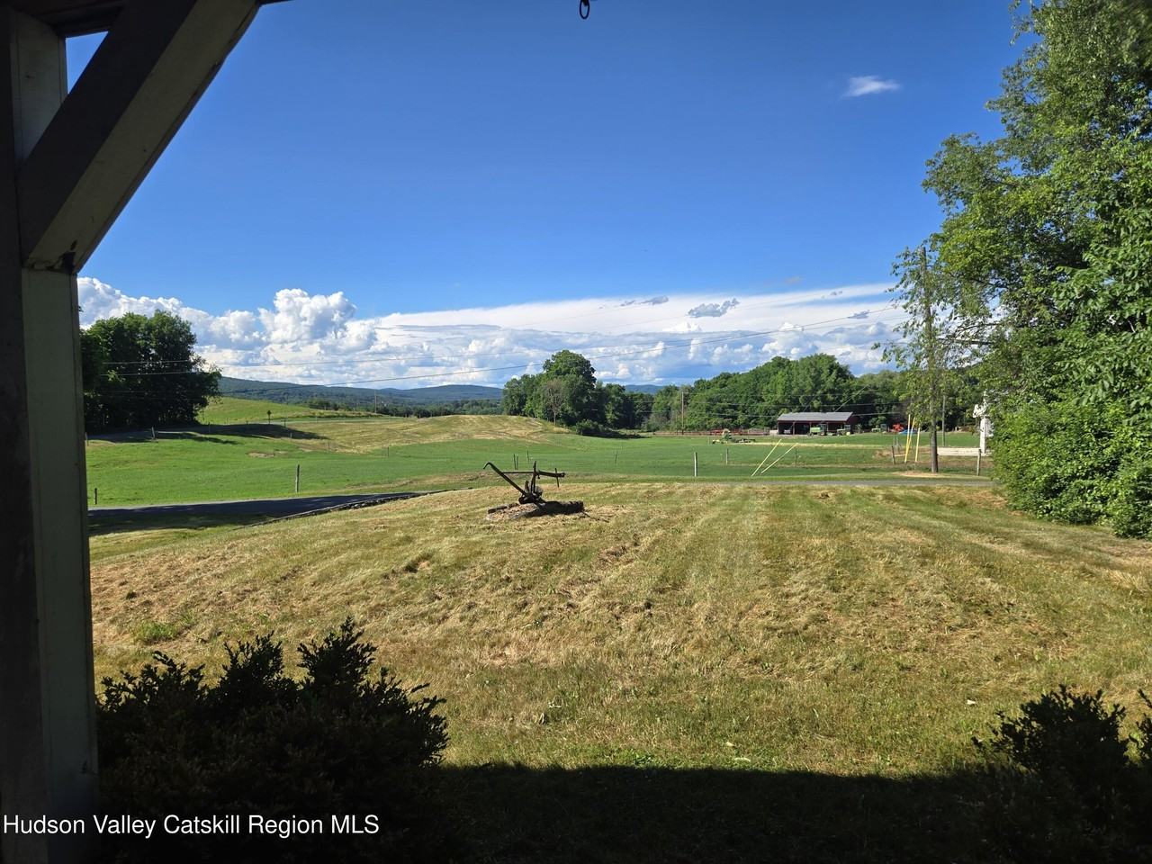 479 N Mountain Rd - Photo 4 of 15