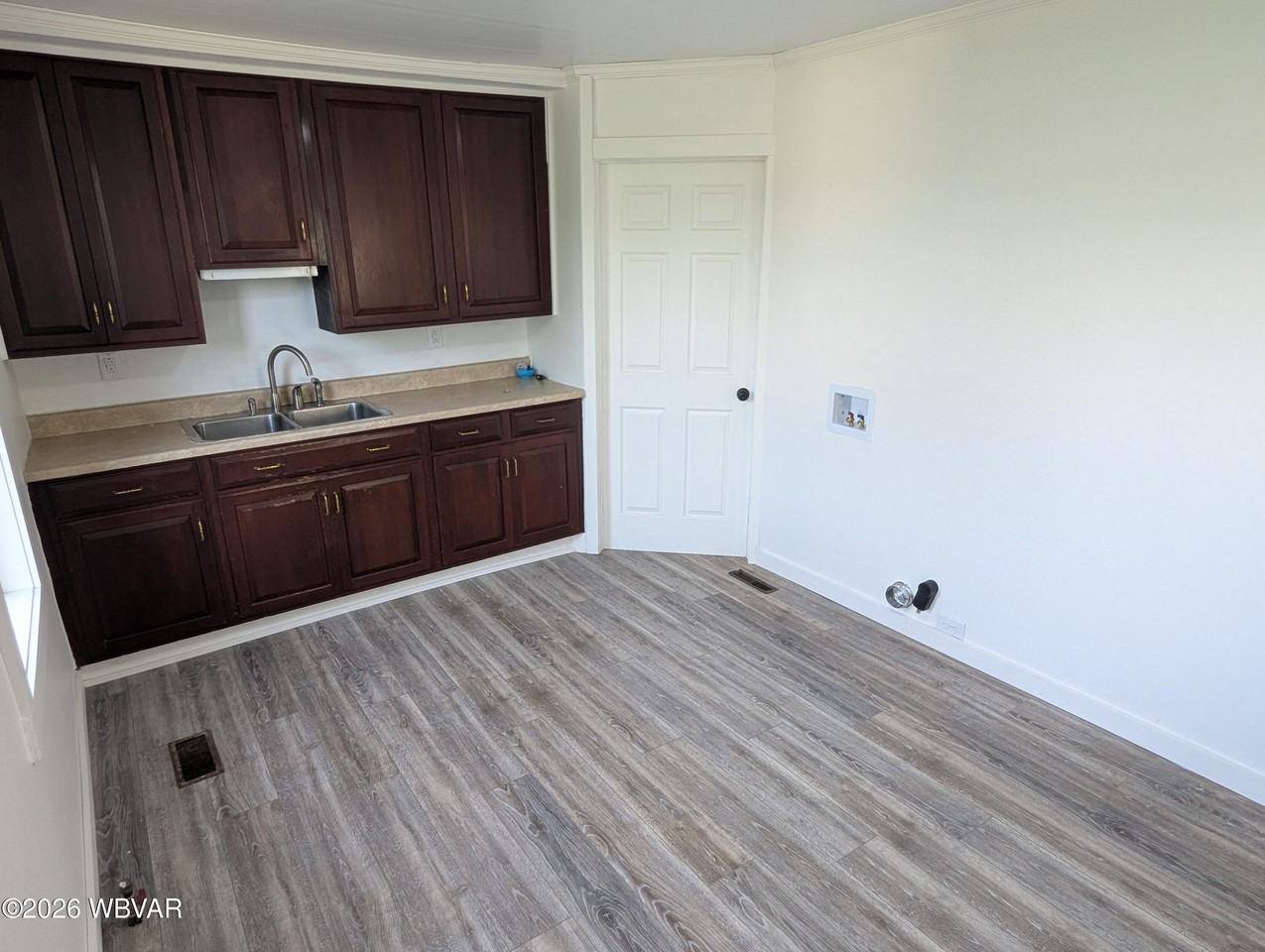 56 Penn St - Photo 7 of 15