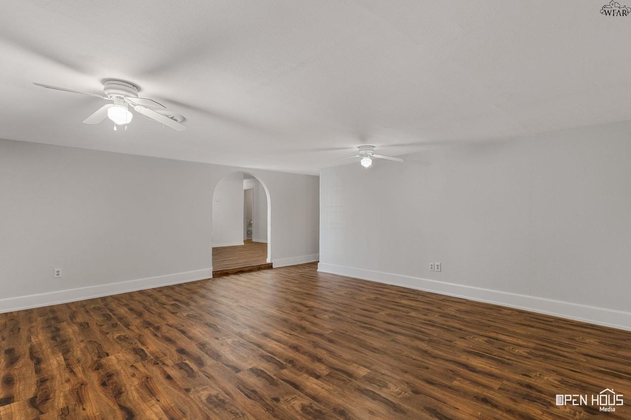 1604 Parkdale Dr - Photo 6 of 32