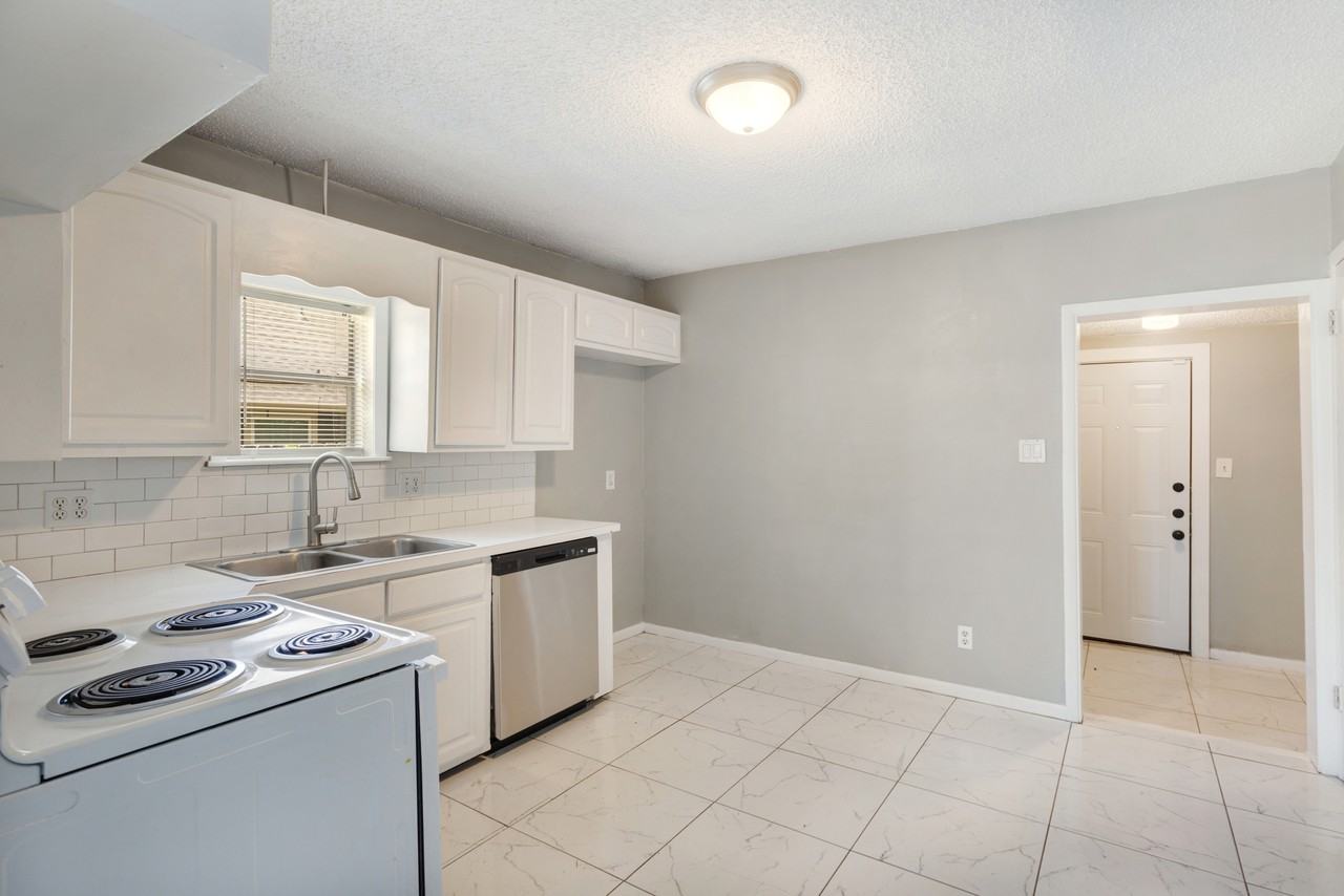 929 Rice St #1 - Photo 6 of 11