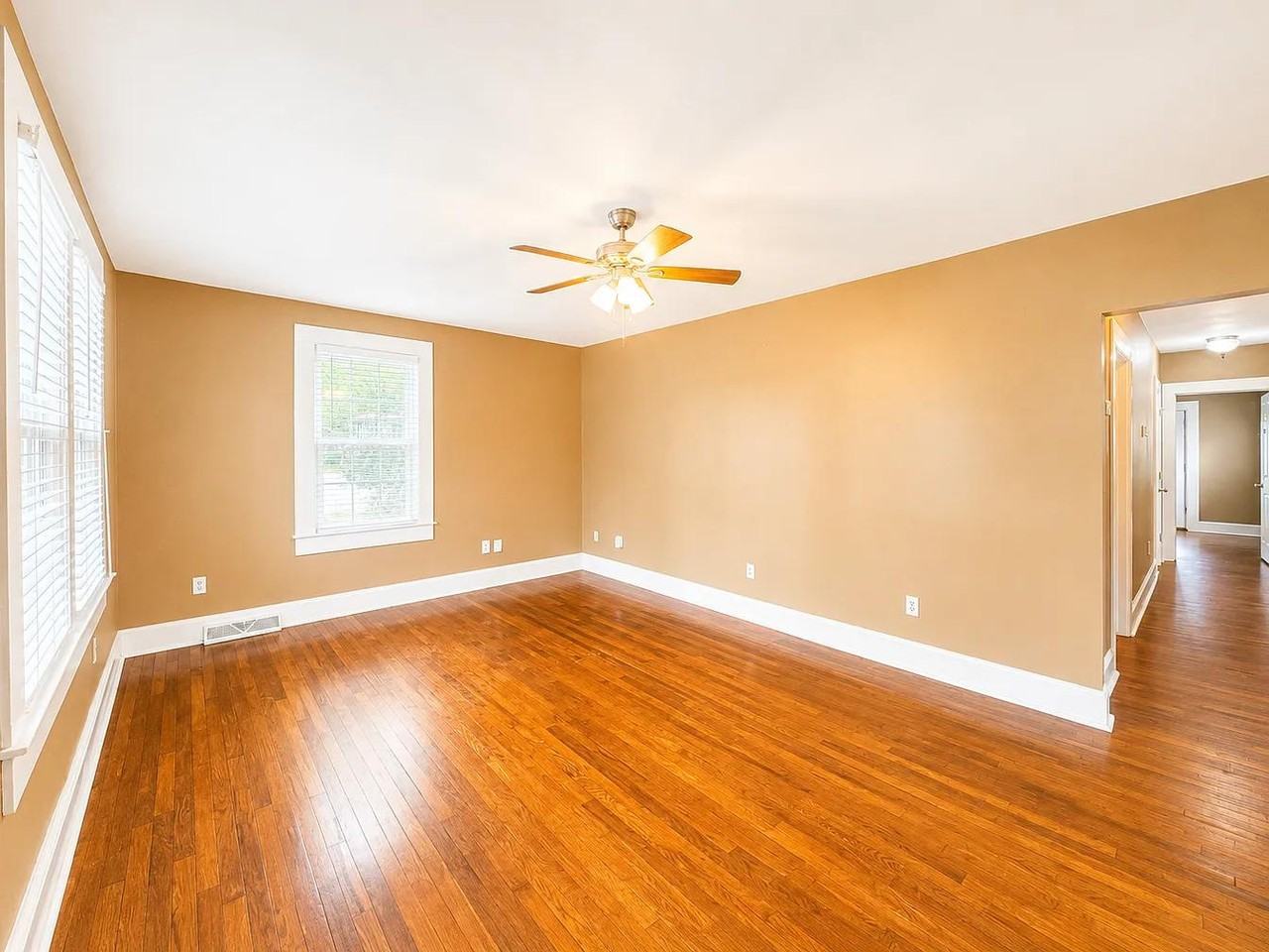 112 Babb St #1 - Photo 3 of 24
