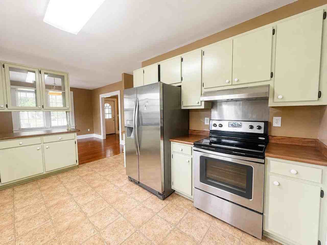 112 Babb St #1 - Photo 7 of 24