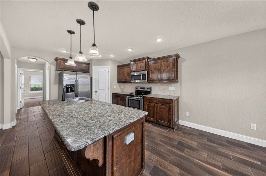 1130 Coventry Ln - Photo 4 of 25