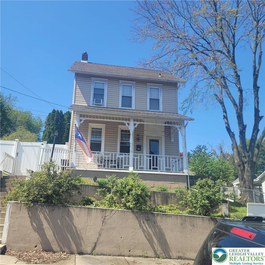 440 New St