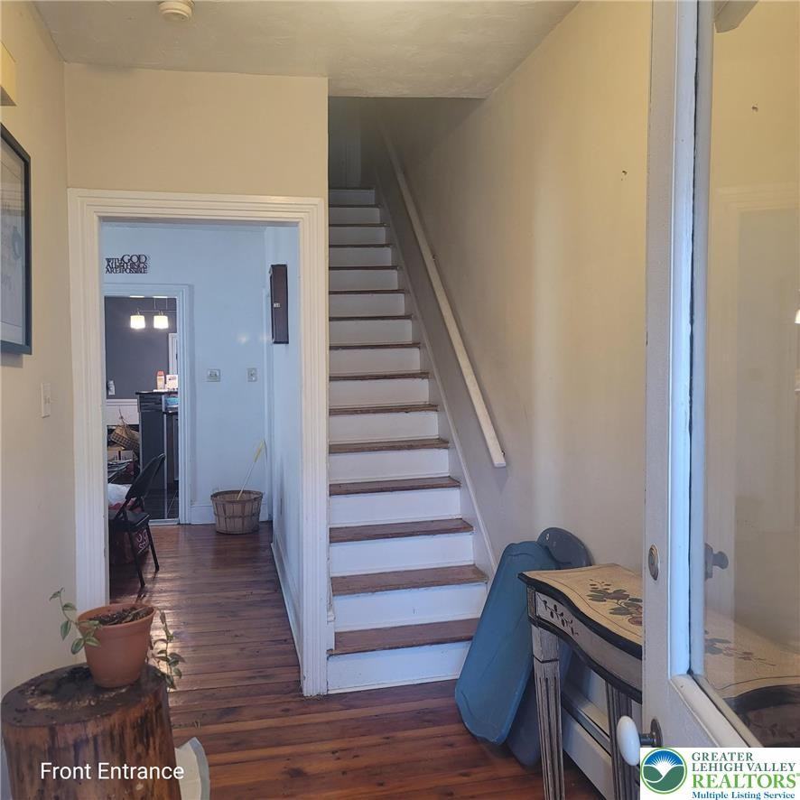 440 New St - Photo 2 of 16