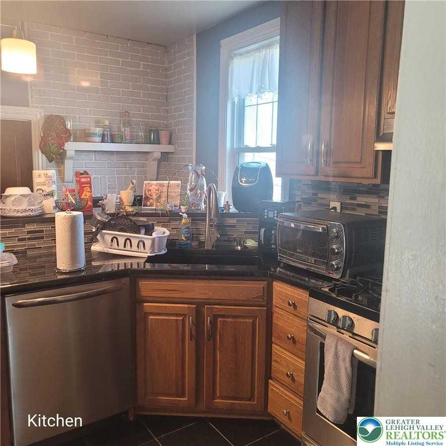 440 New St - Photo 5 of 16