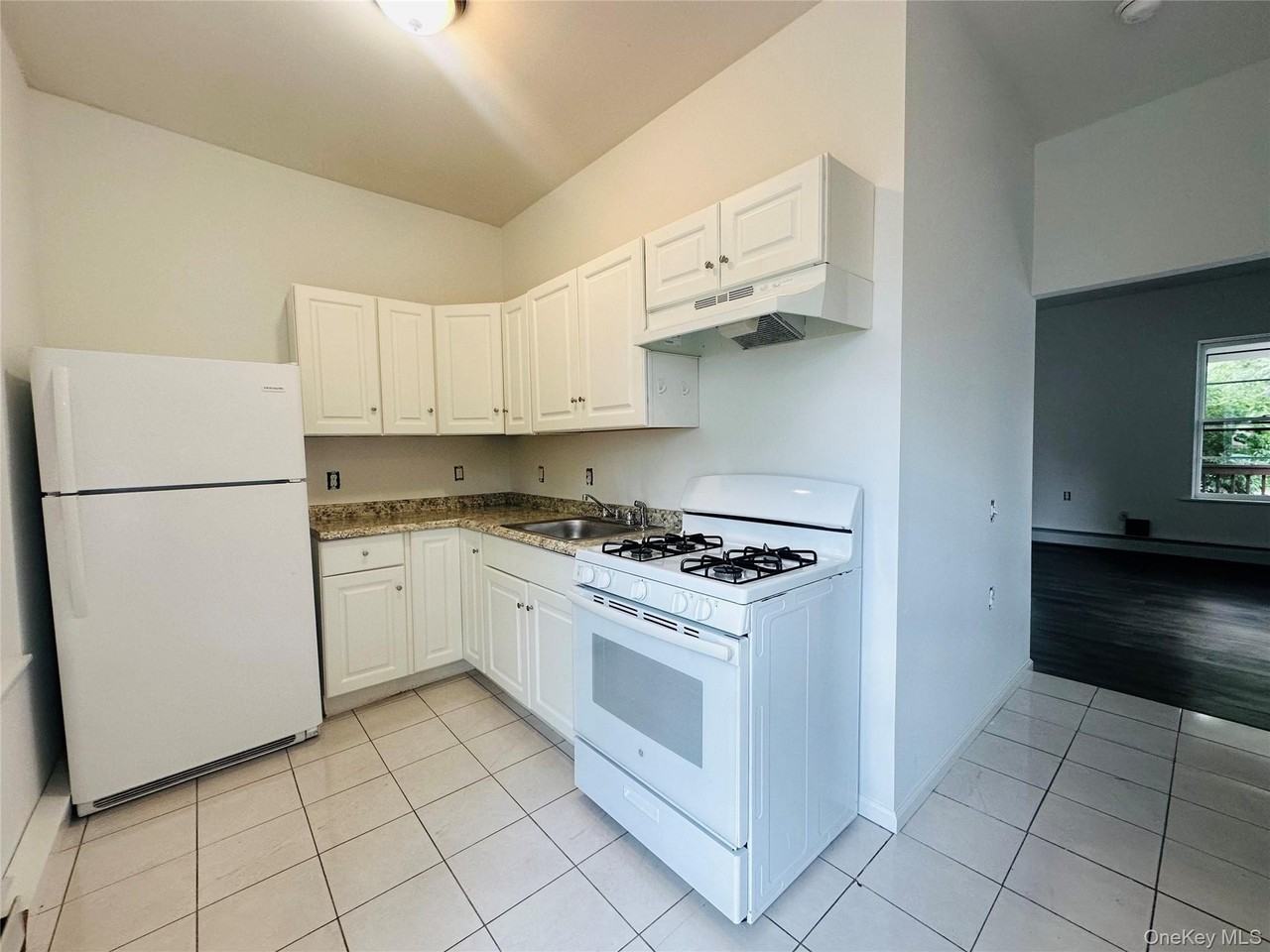 82 Garden St Apt 1 - Photo 6 of 10