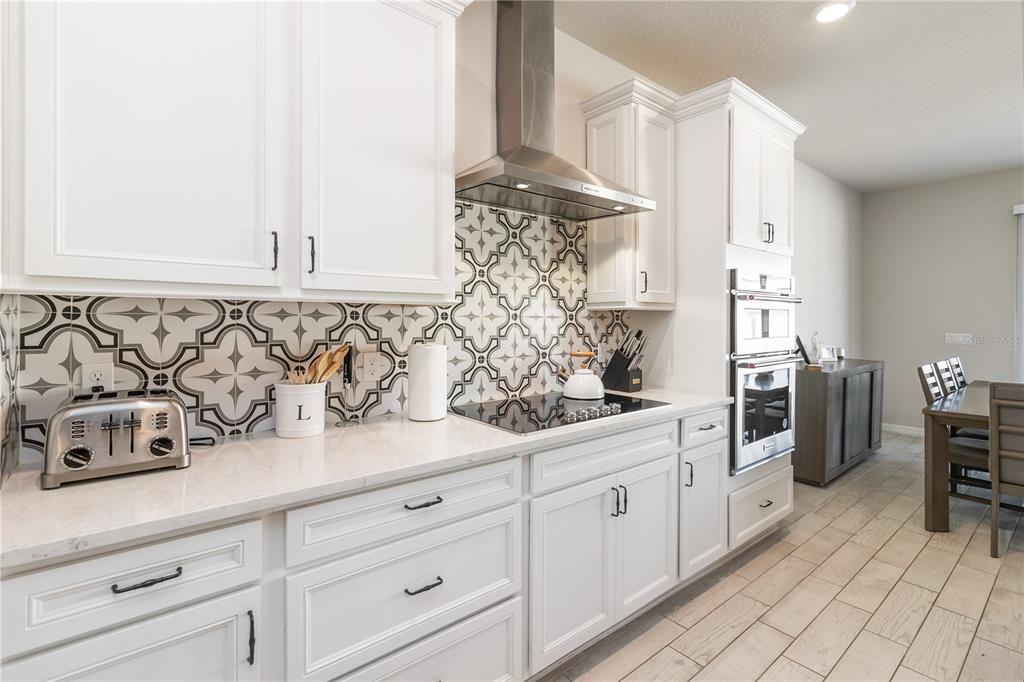 2710 Forestdale St - Photo 2 of 36