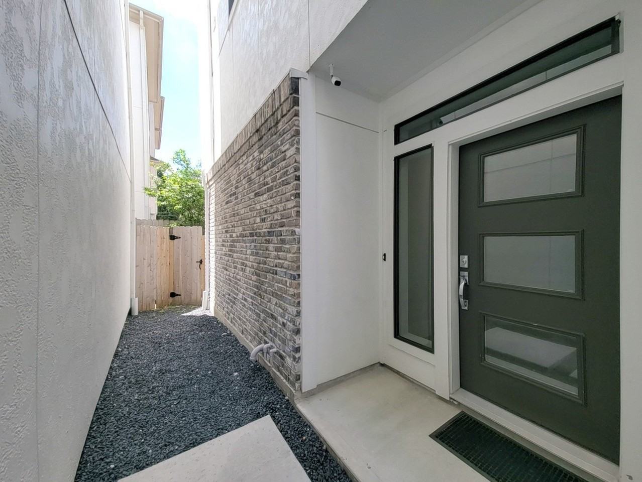 5709 Larkin St - Photo 6 of 50