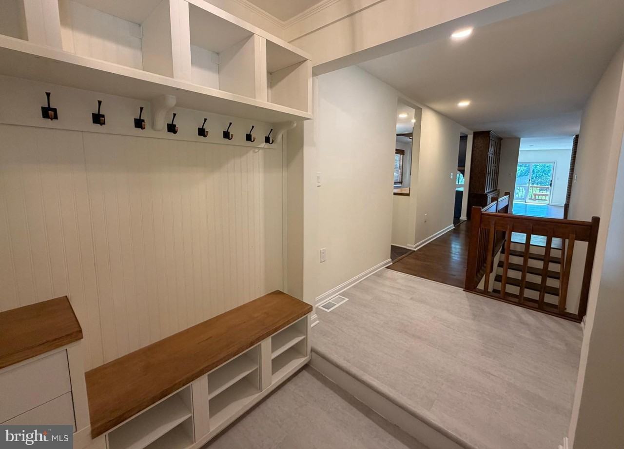 1214 Eastover Pkwy - Photo 3 of 42