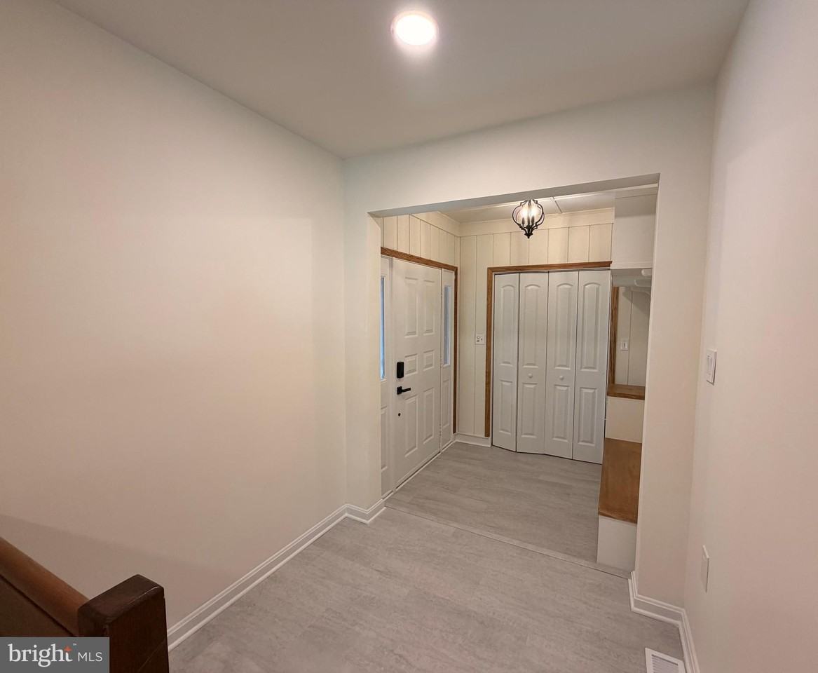 1214 Eastover Pkwy - Photo 4 of 42
