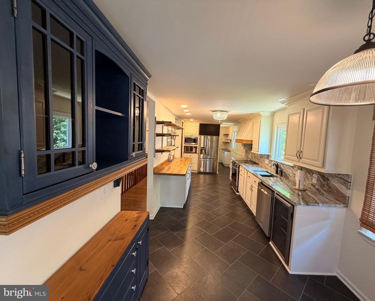 1214 Eastover Pkwy - Photo 6 of 42