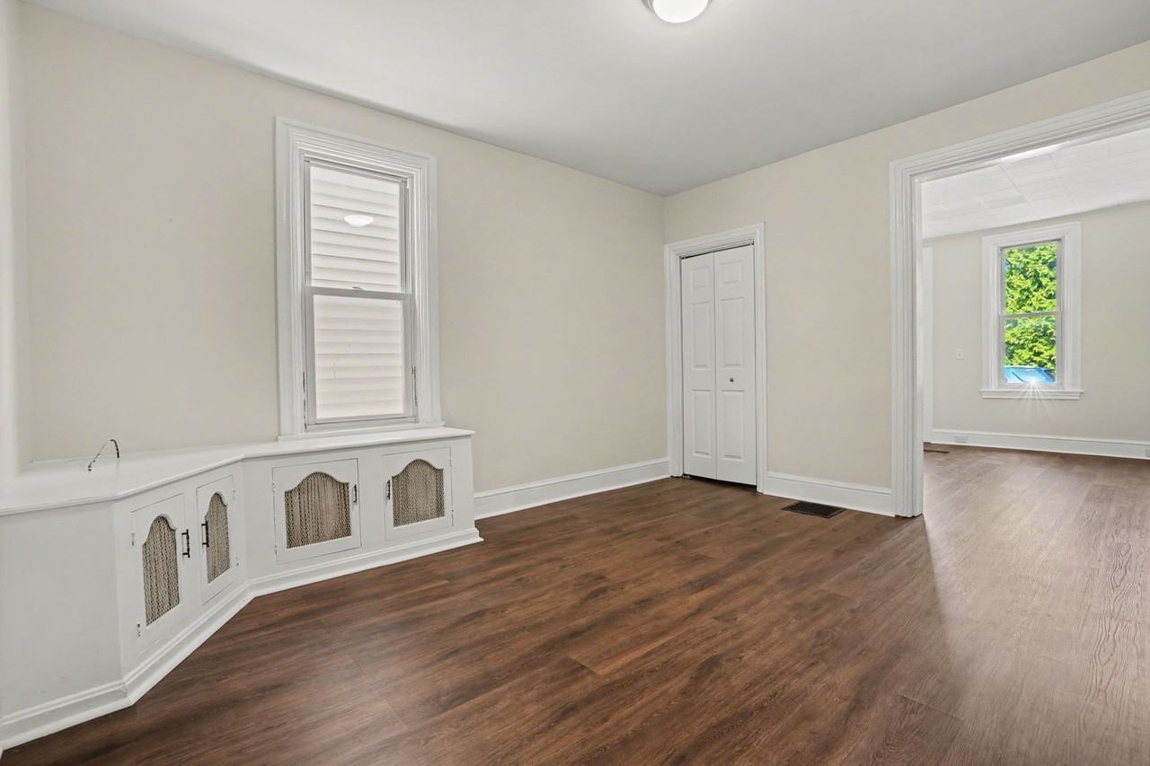 153 Cedar St - Photo 7 of 20