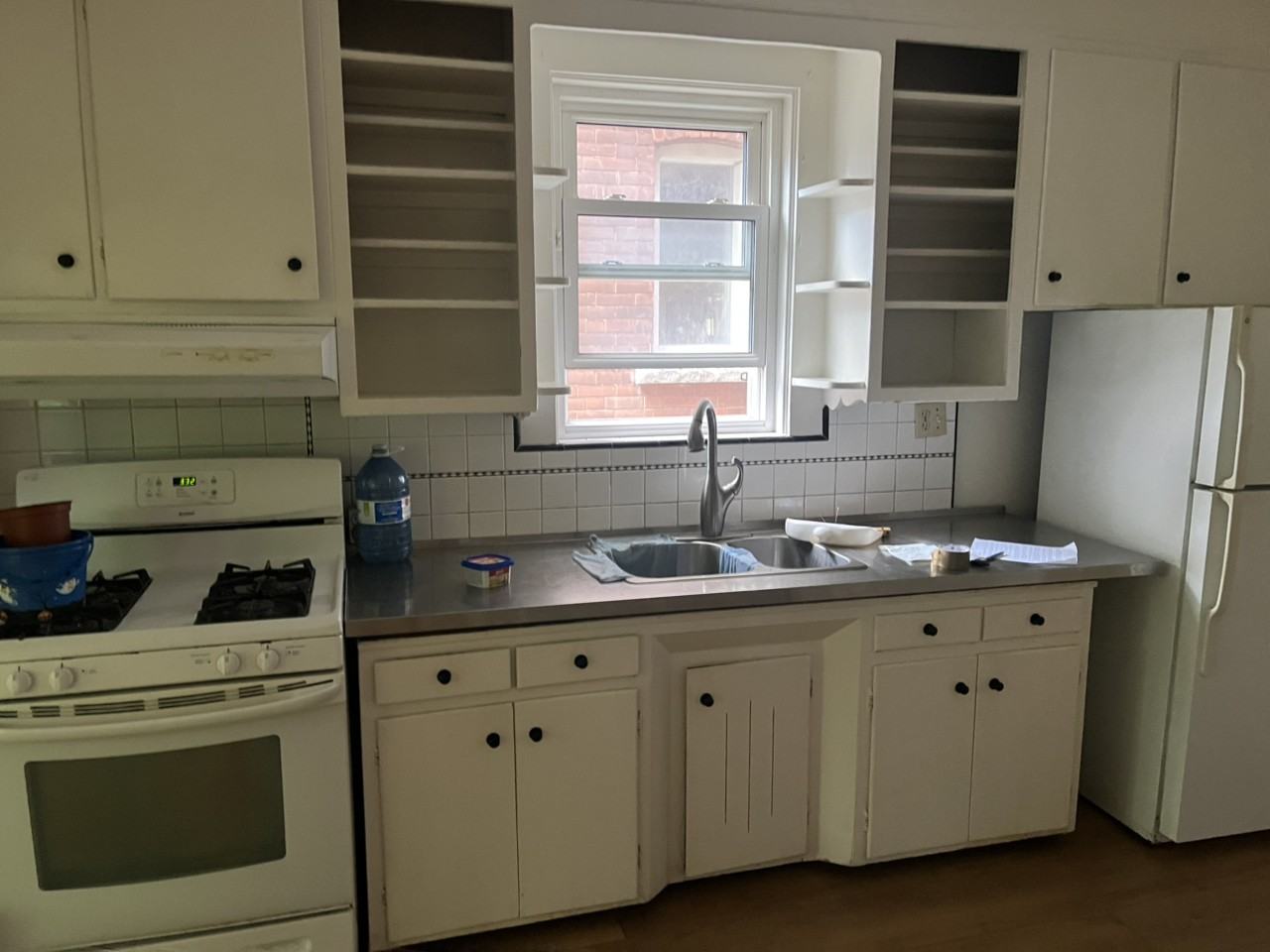 100 Fuller Ave - Photo 3 of 9