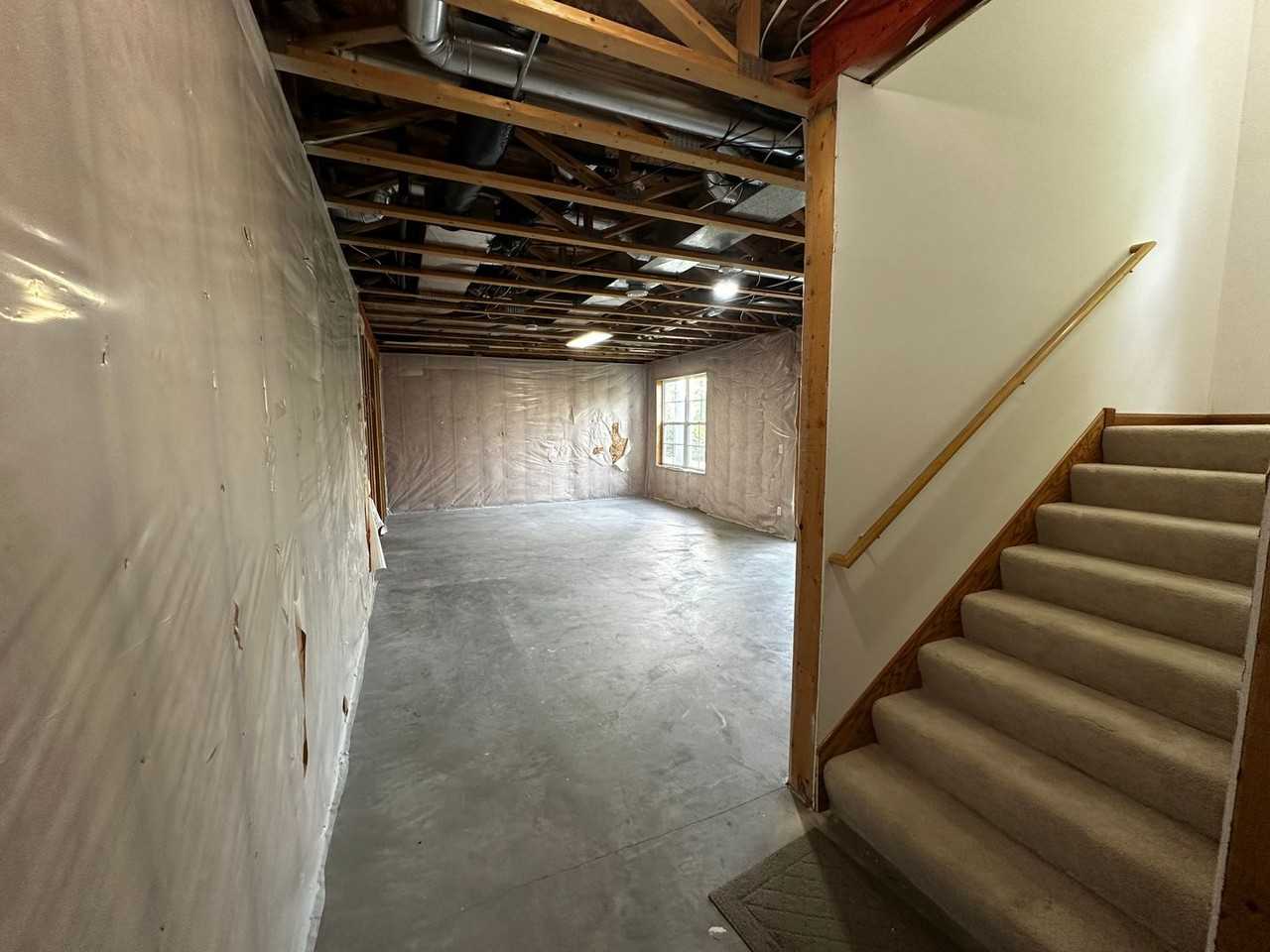 5793 Mount Curve Blvd - Photo 7 of 30