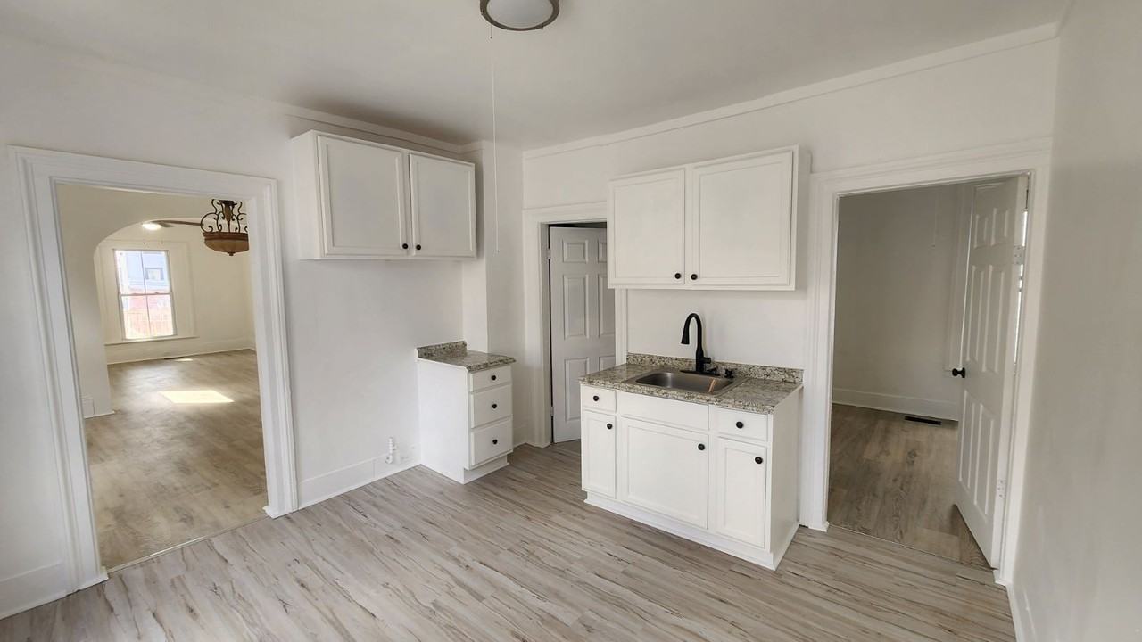 98 Lincoln Ave #1 - Photo 6 of 7