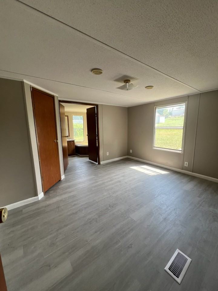 183 Jolly Roger Dr #1 - Photo 5 of 8
