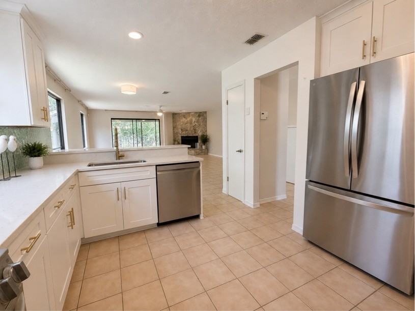 1746 Ocean Grove Dr #1 - Photo 4 of 28