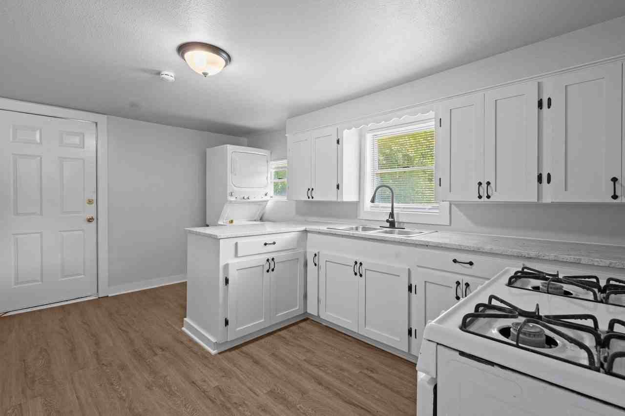 655 N 2nd St #1 - Photo 5 of 20