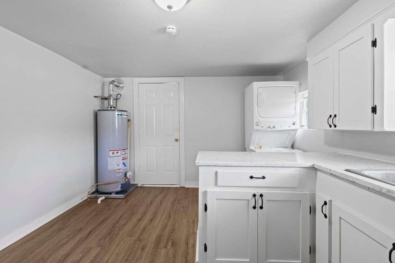655 N 2nd St #1 - Photo 6 of 20