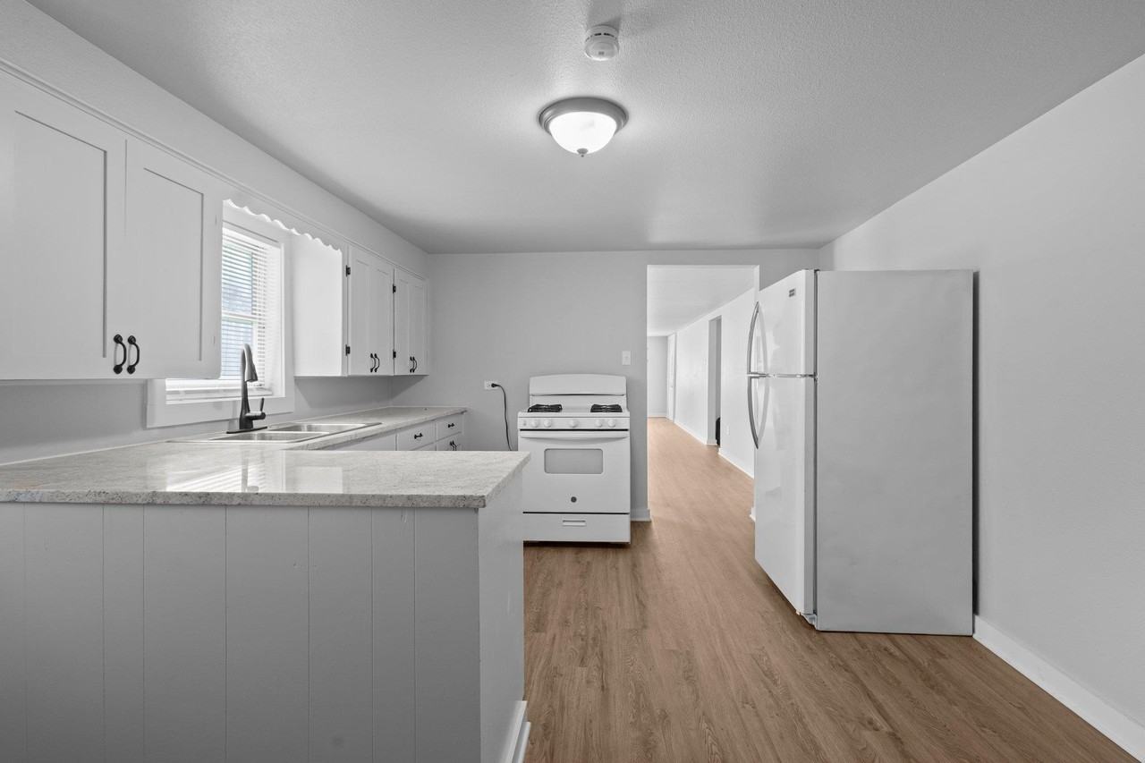 655 N 2nd St #1 - Photo 7 of 20